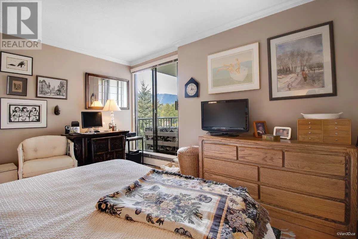 903 1745 ESQUIMALT AVENUE