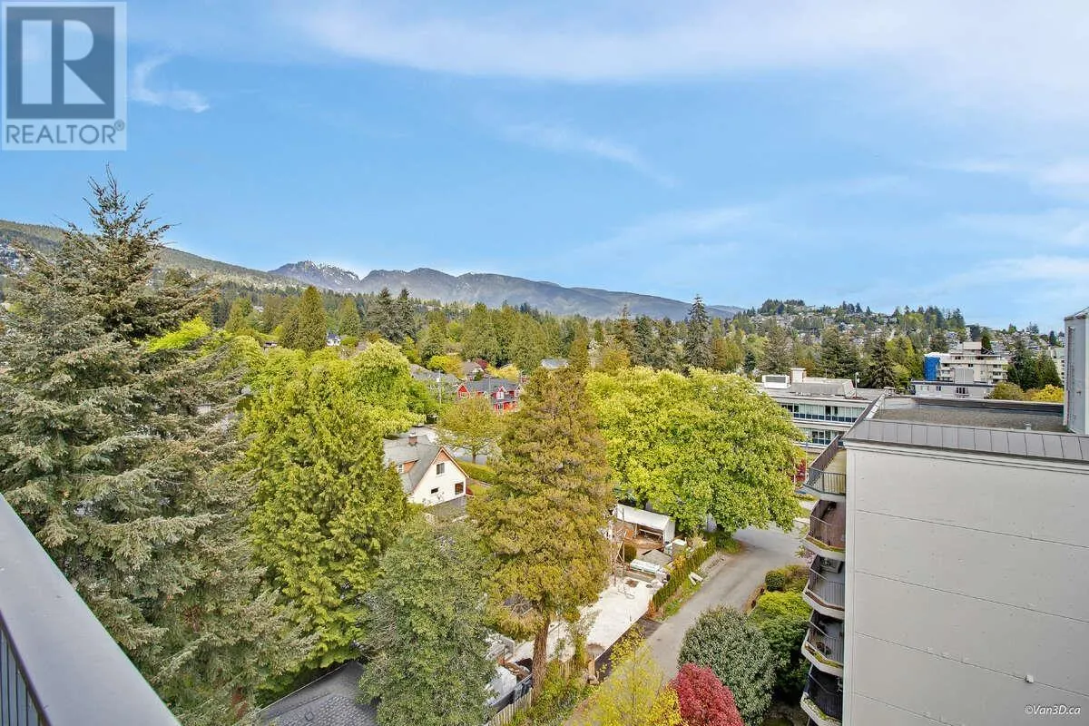 903 1745 ESQUIMALT AVENUE