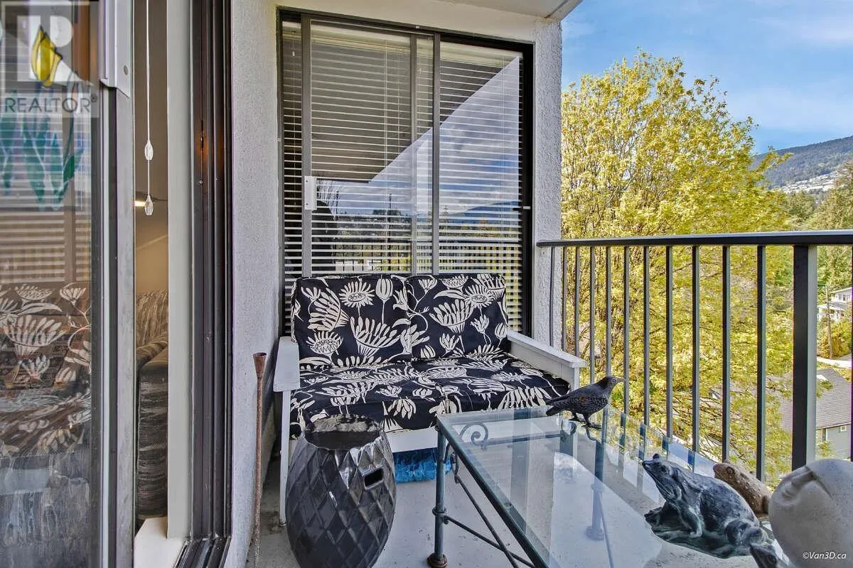 903 1745 ESQUIMALT AVENUE
