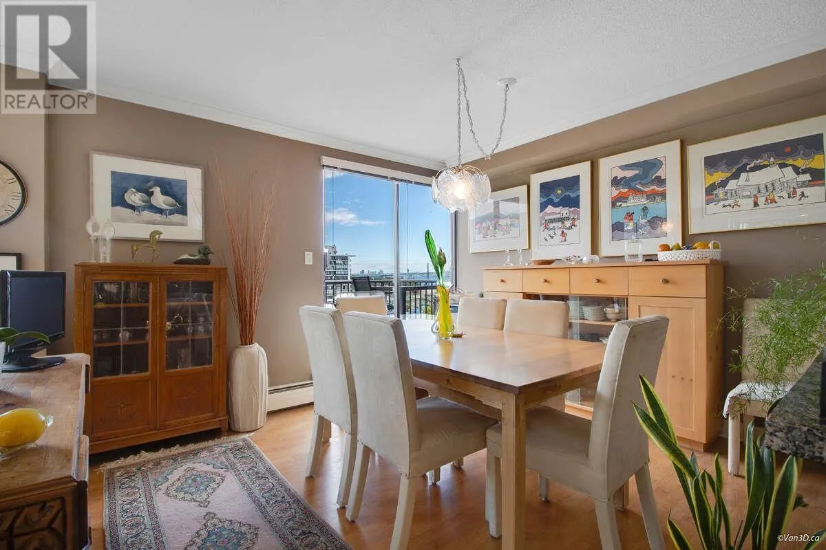 903 1745 ESQUIMALT AVENUE