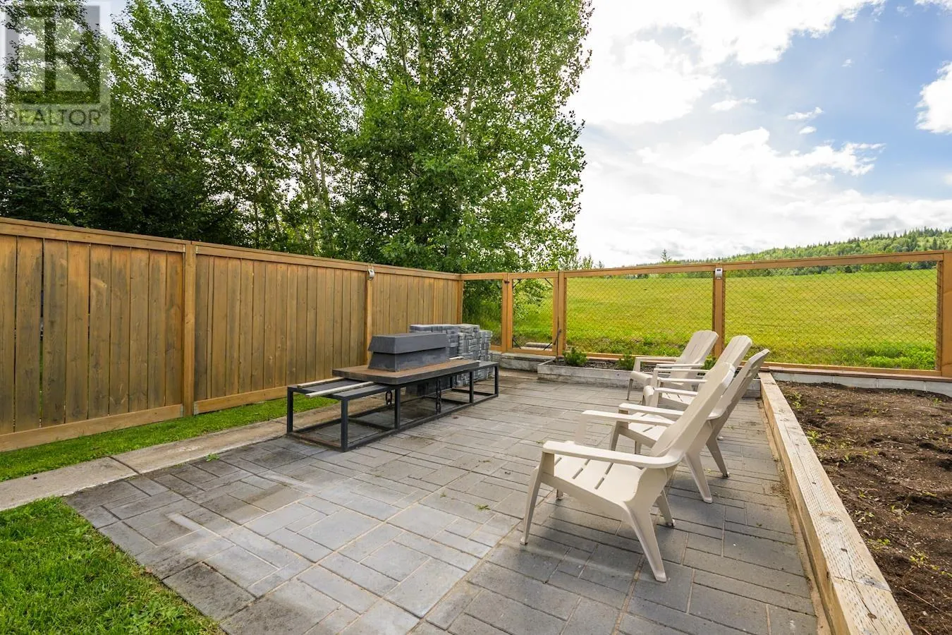 459 CLAXTON CRESCENT