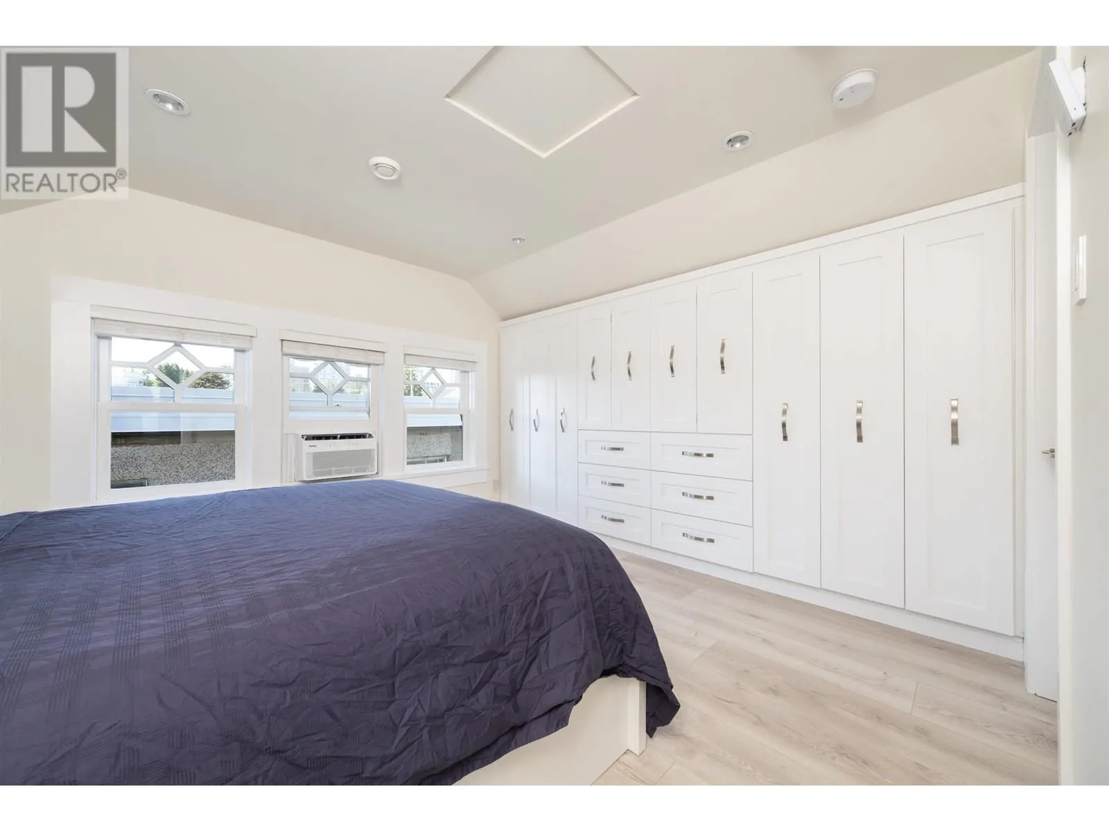 408 EIGHTH STREET