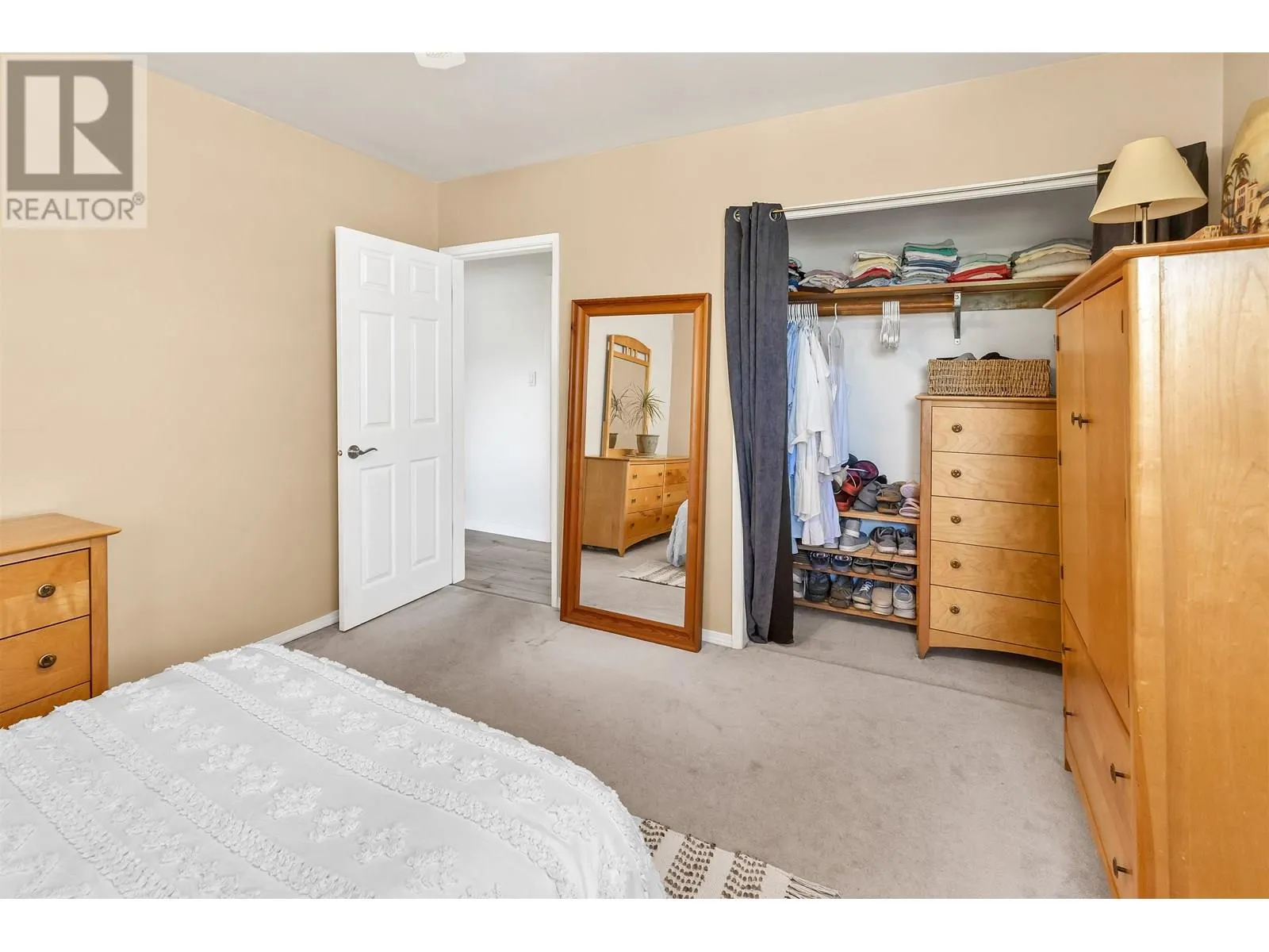 3321 VIEWMOUNT DRIVE