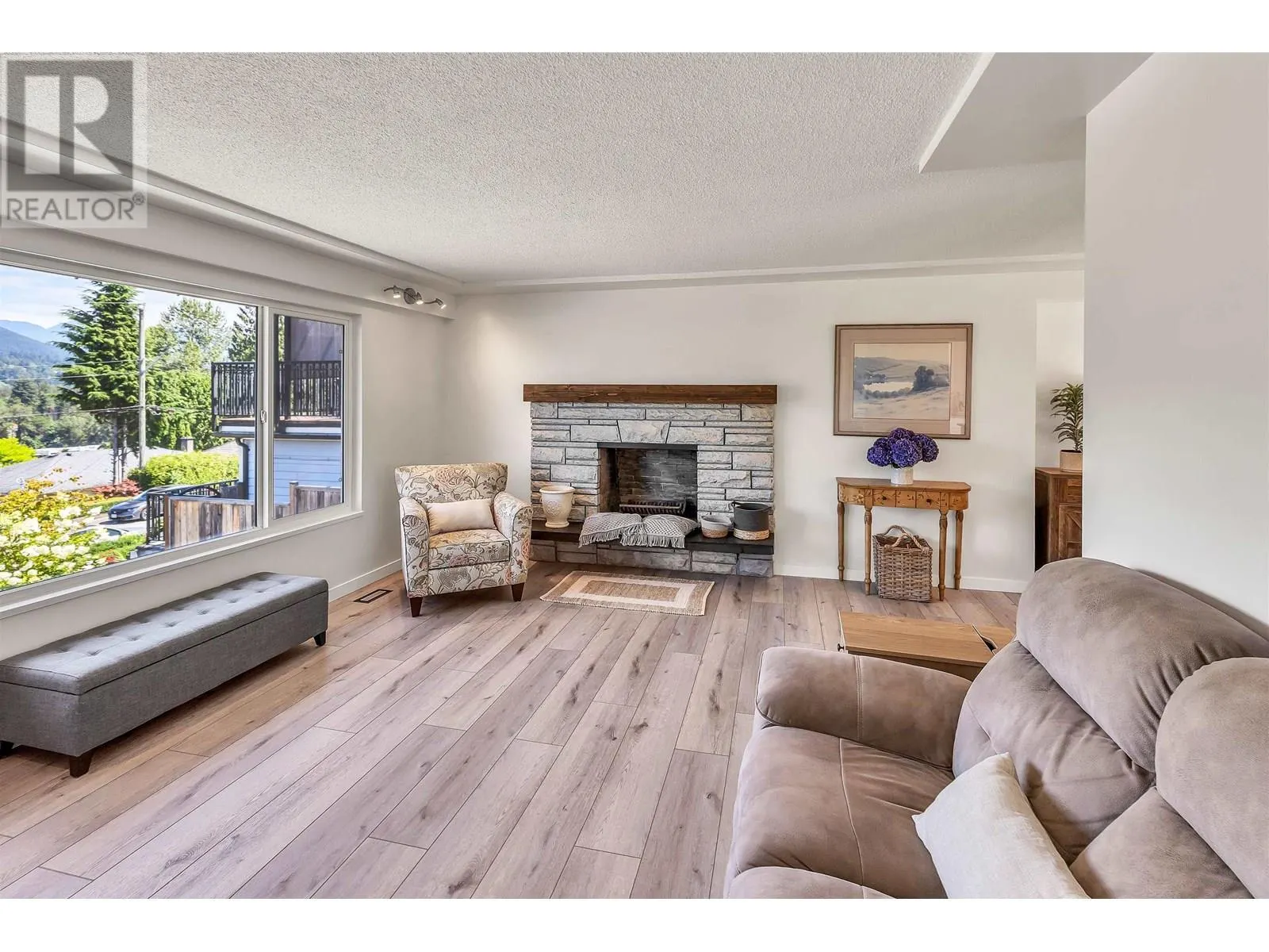 3321 VIEWMOUNT DRIVE