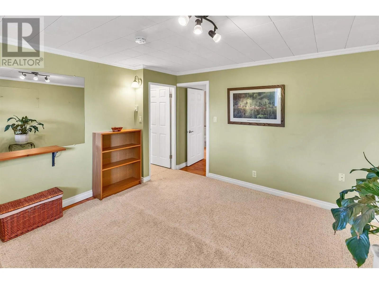 3321 VIEWMOUNT DRIVE
