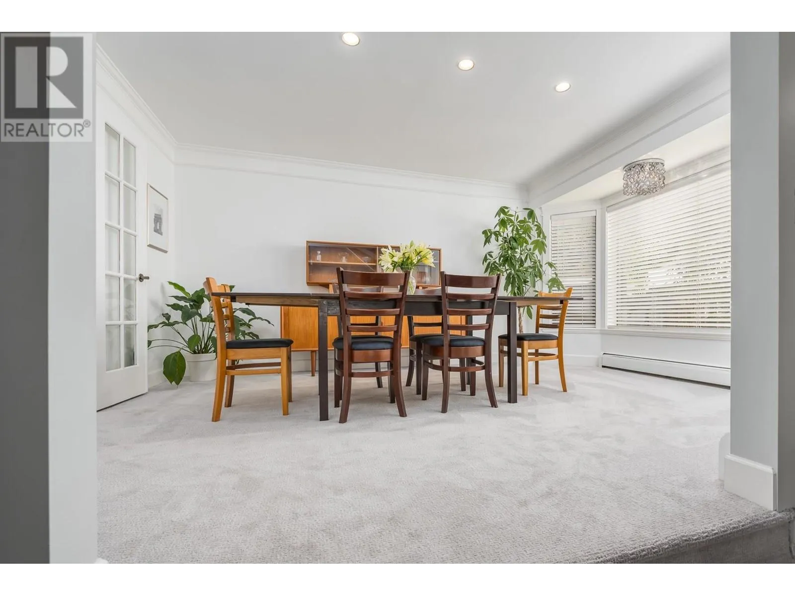 45 PARKGROVE CRESCENT