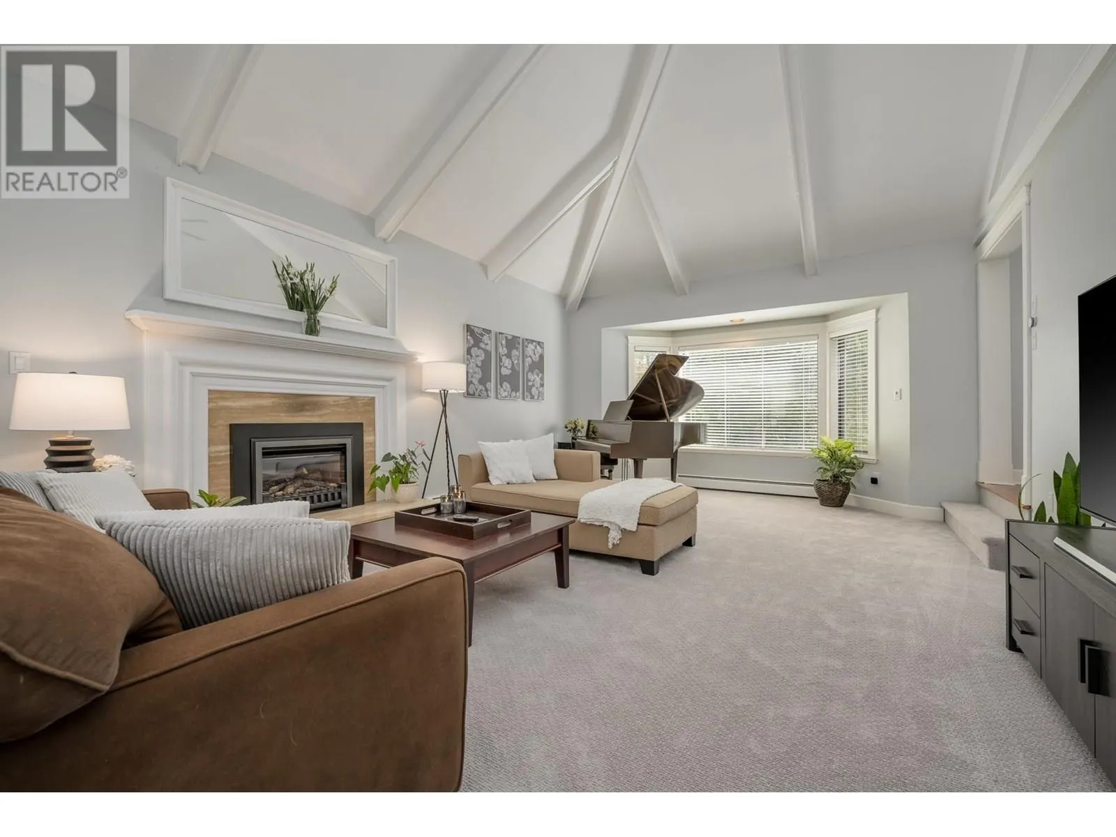 45 PARKGROVE CRESCENT