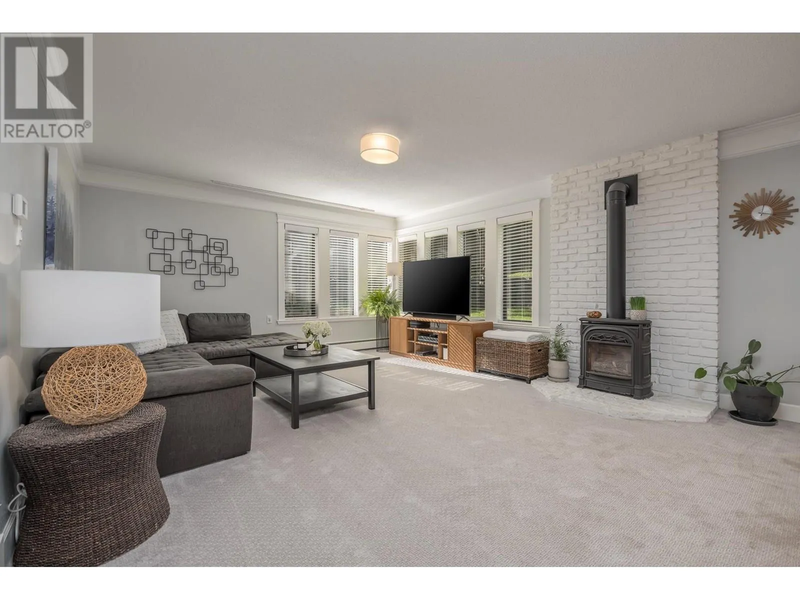 45 PARKGROVE CRESCENT