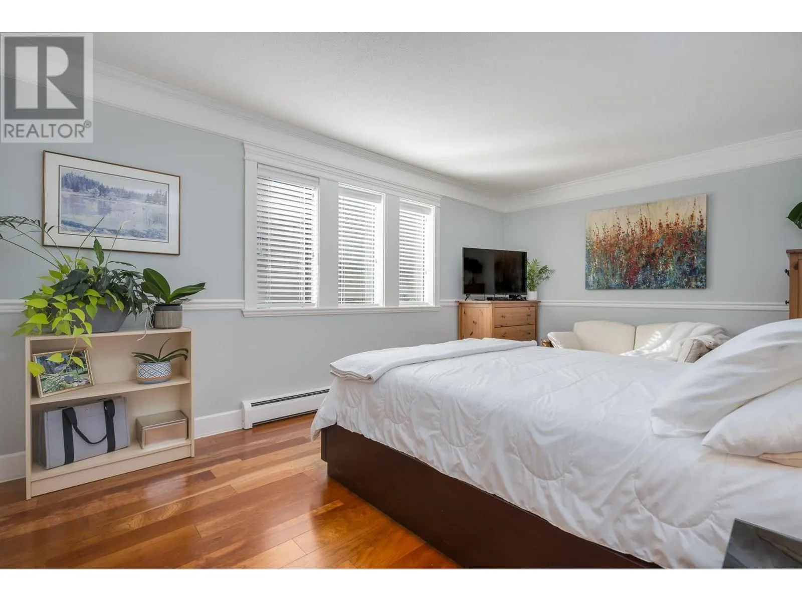 45 PARKGROVE CRESCENT