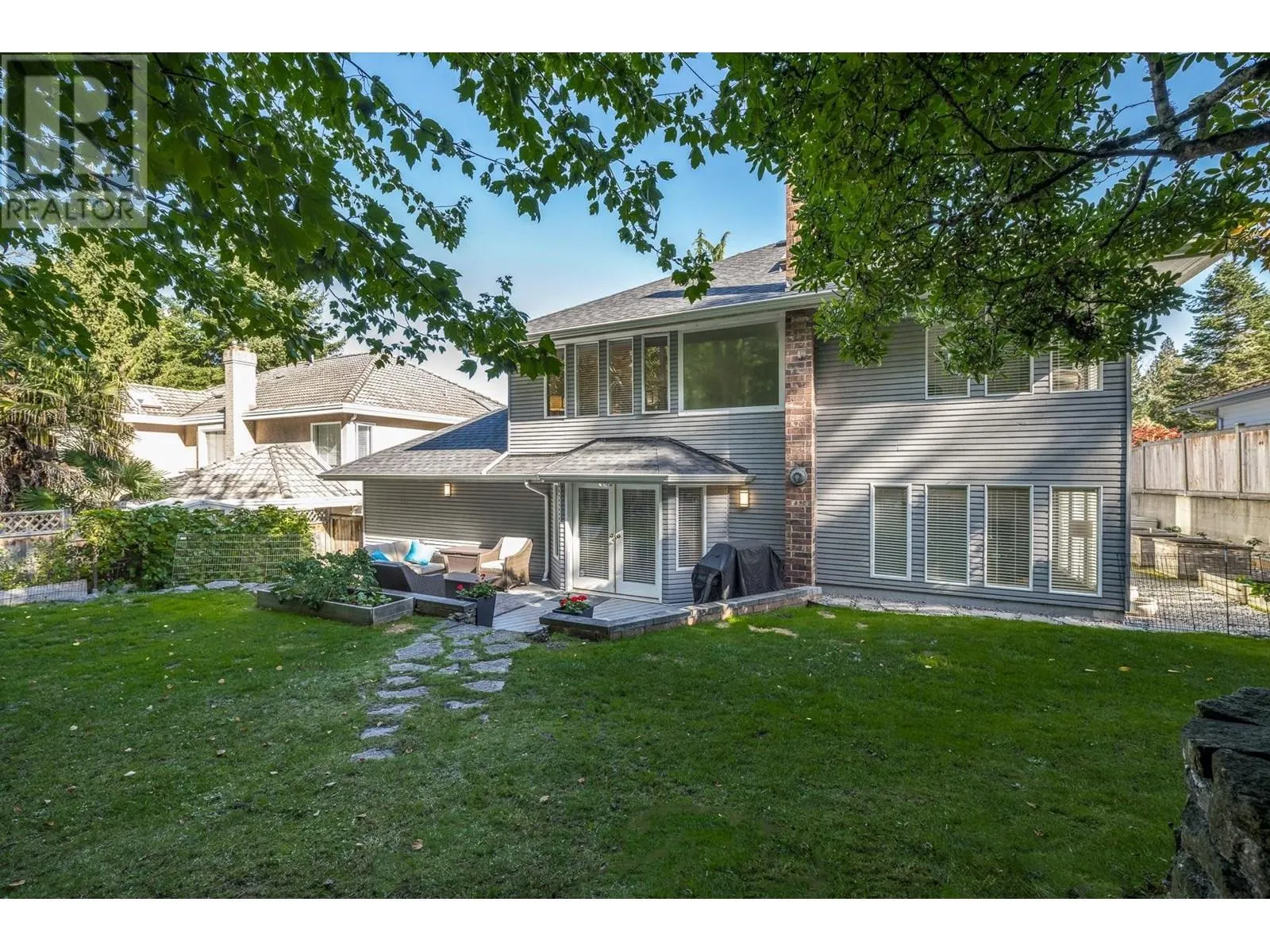 45 PARKGROVE CRESCENT