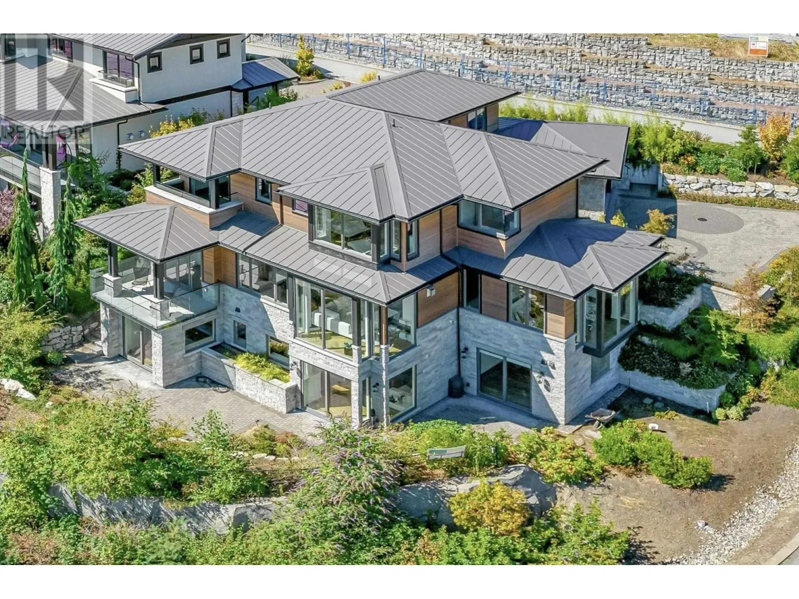 2121 UNION COURT