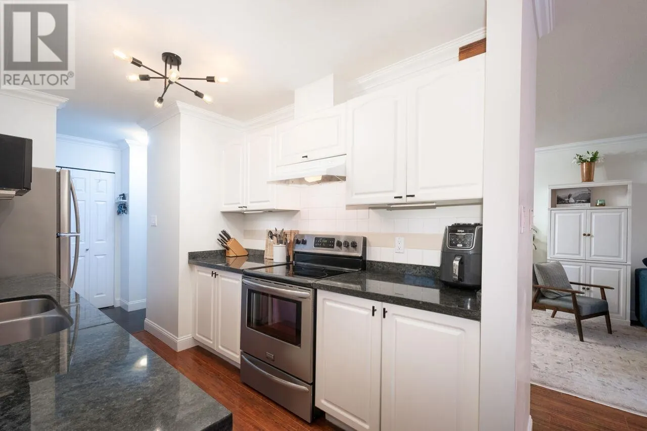 78 65 FOXWOOD DRIVE