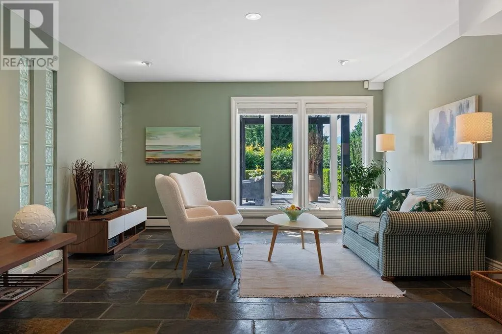 284 SANDRINGHAM CRESCENT