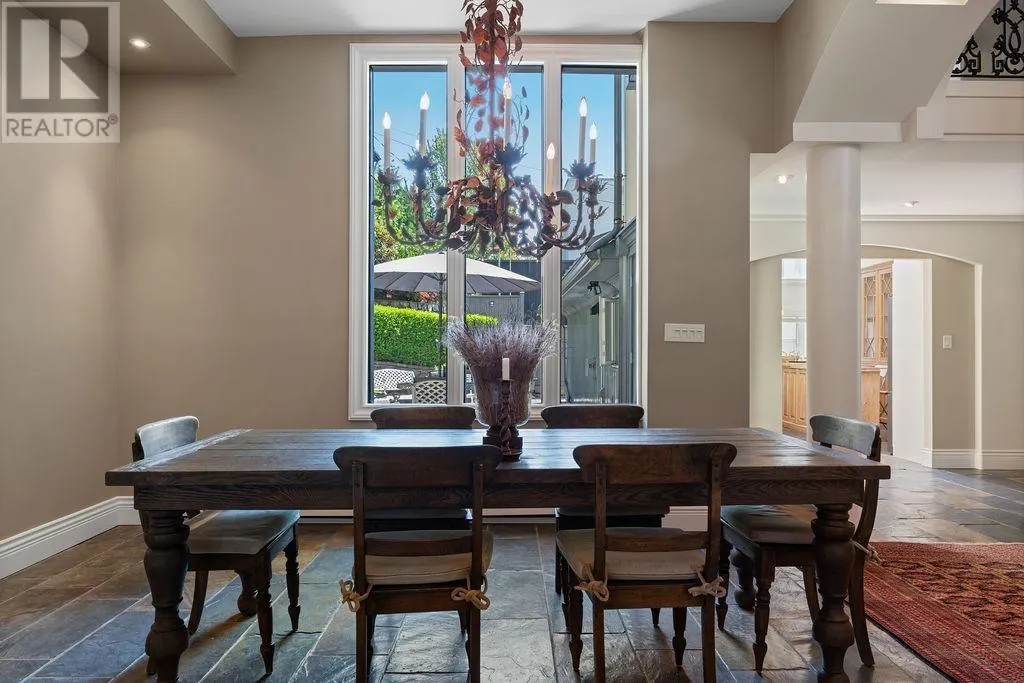 284 SANDRINGHAM CRESCENT
