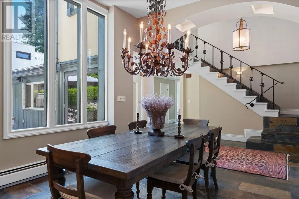 284 SANDRINGHAM CRESCENT