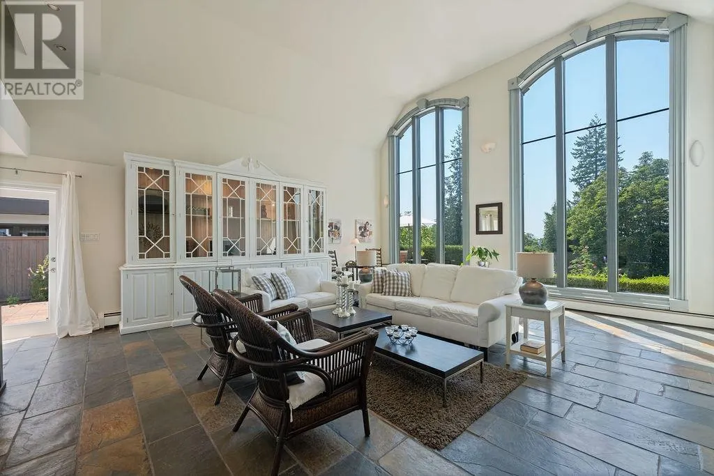 284 SANDRINGHAM CRESCENT