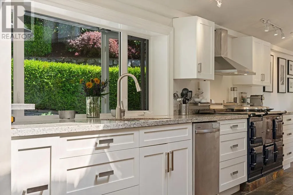 284 SANDRINGHAM CRESCENT