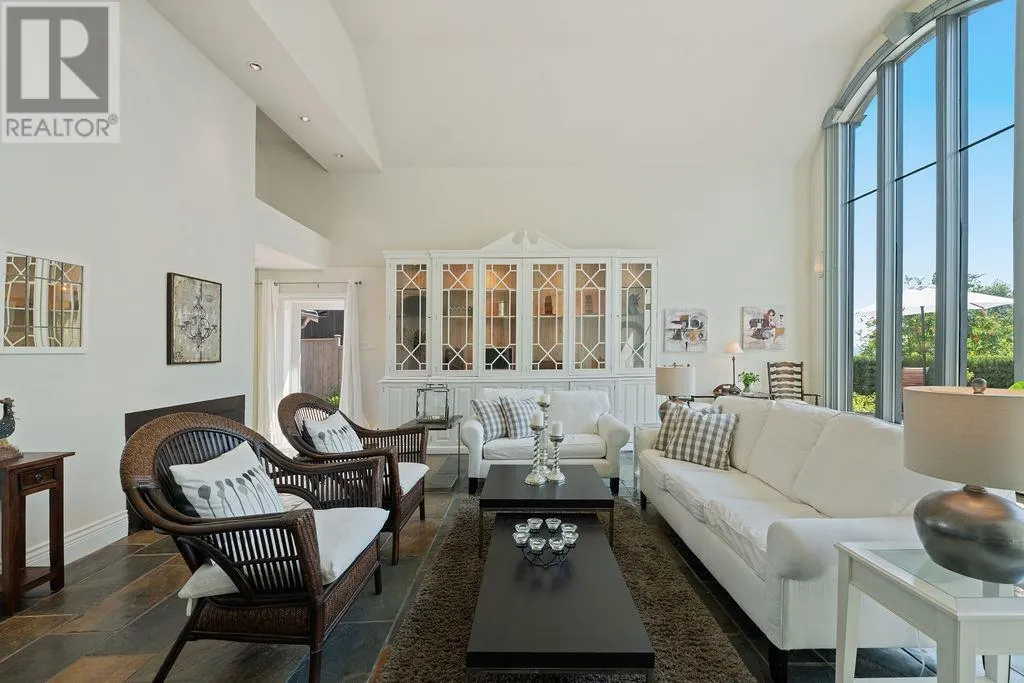 284 SANDRINGHAM CRESCENT