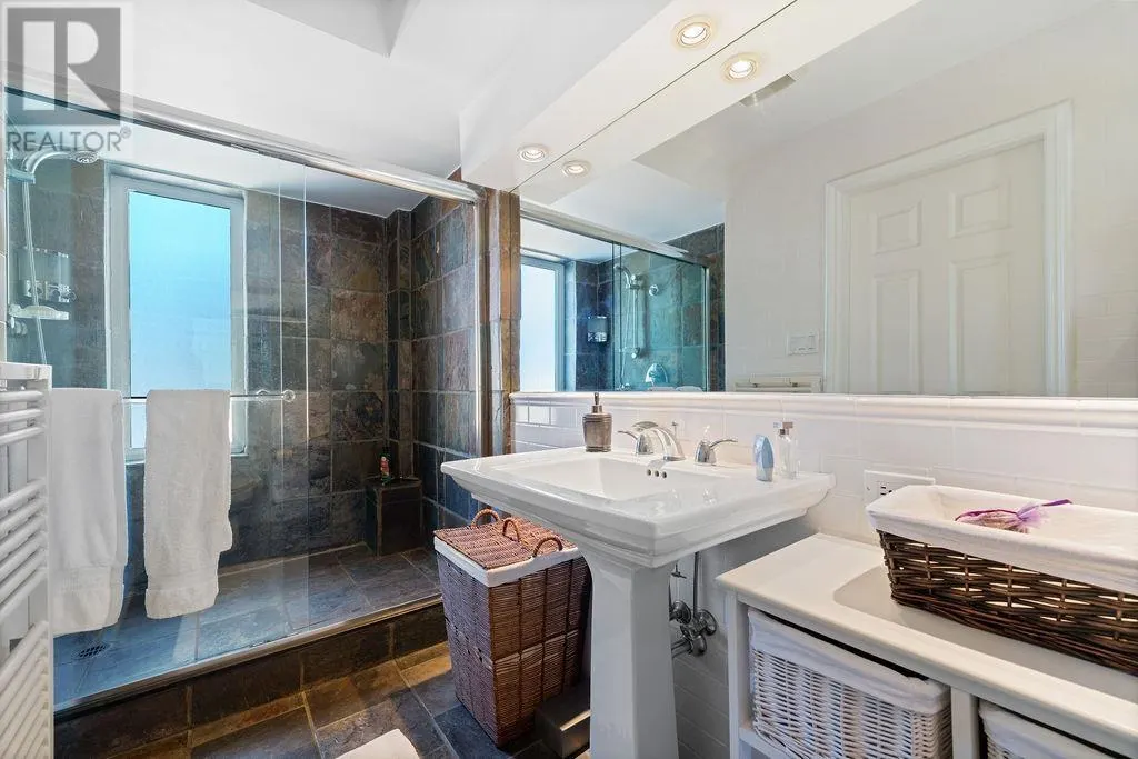 284 SANDRINGHAM CRESCENT