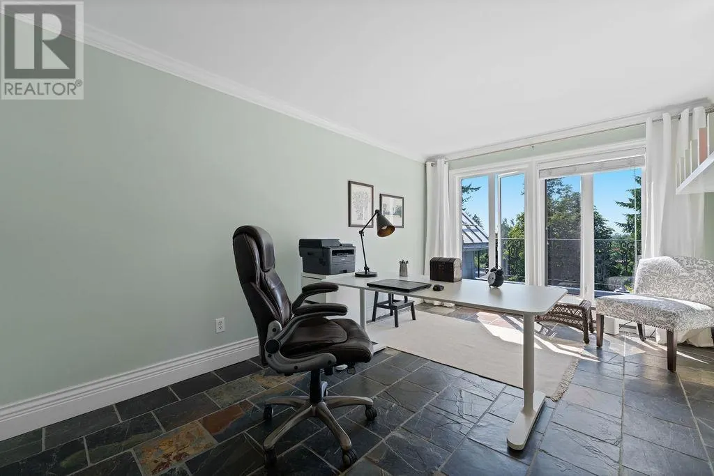 284 SANDRINGHAM CRESCENT