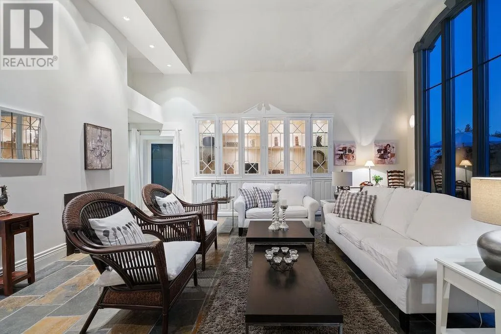284 SANDRINGHAM CRESCENT