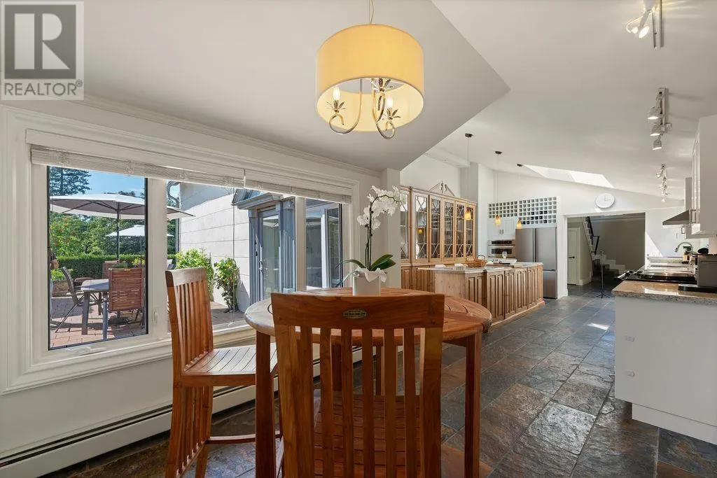 284 SANDRINGHAM CRESCENT