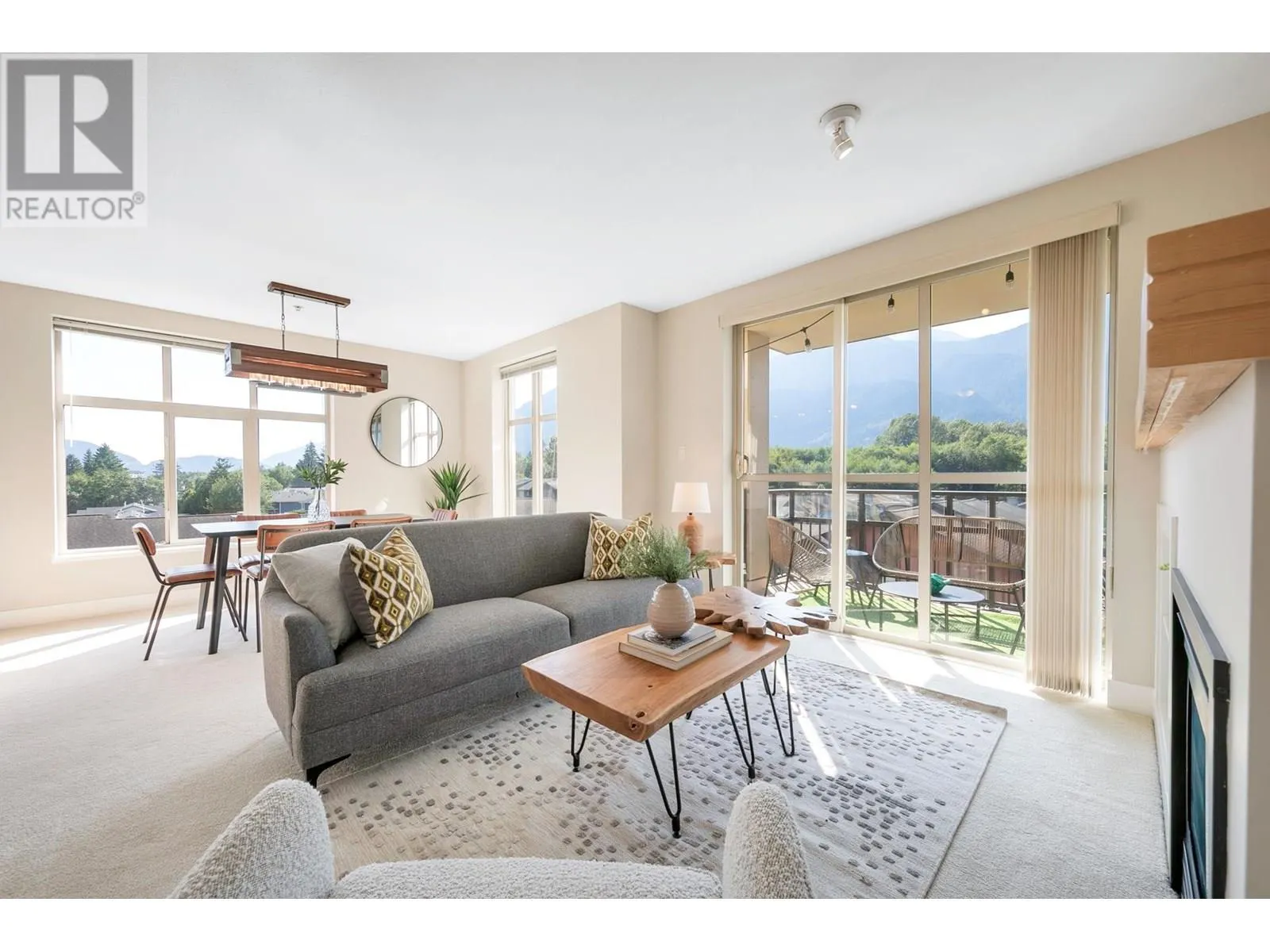 401 1211 VILLAGE GREEN WAY