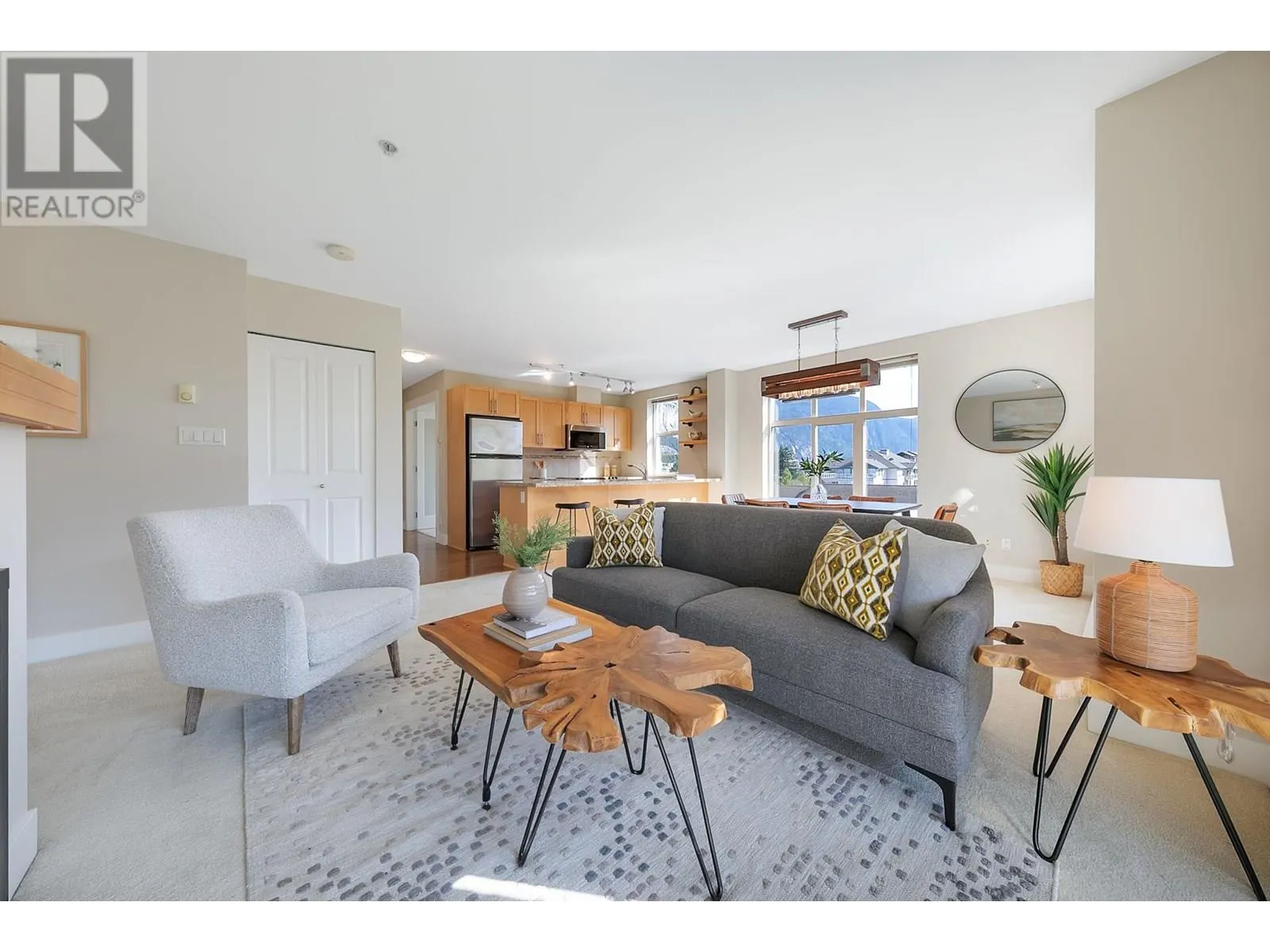 401 1211 VILLAGE GREEN WAY