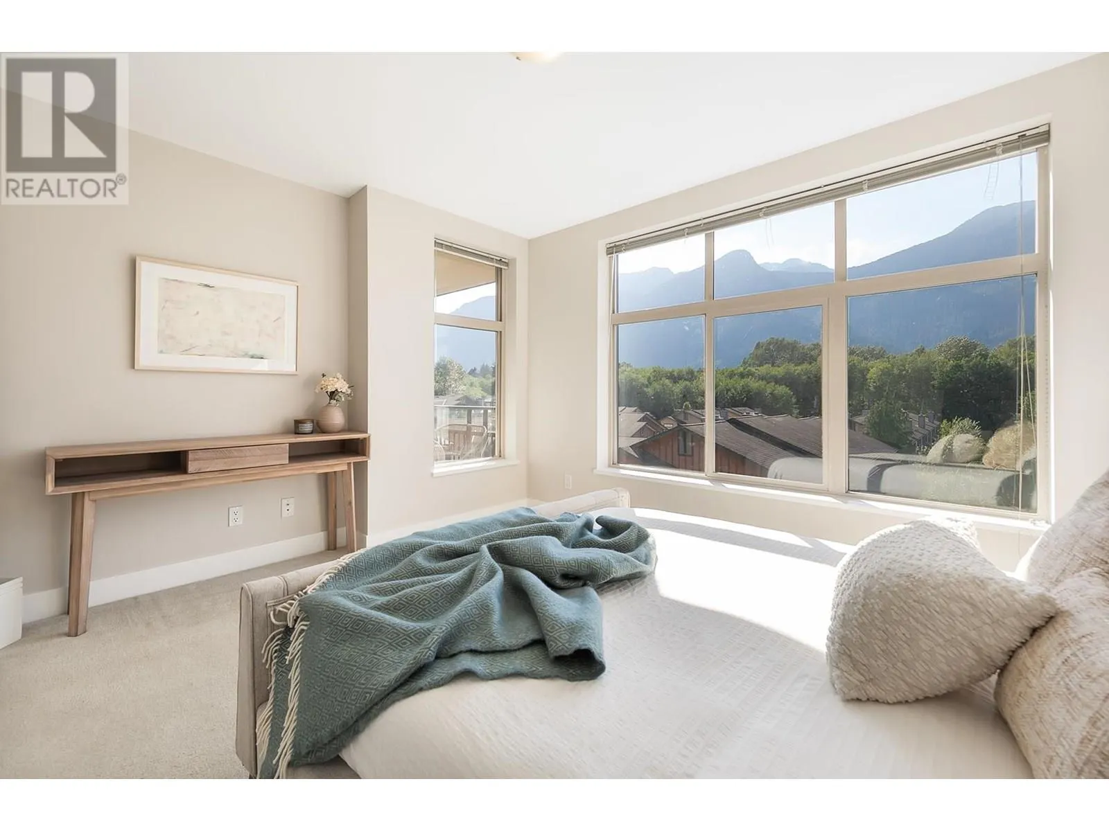 401 1211 VILLAGE GREEN WAY