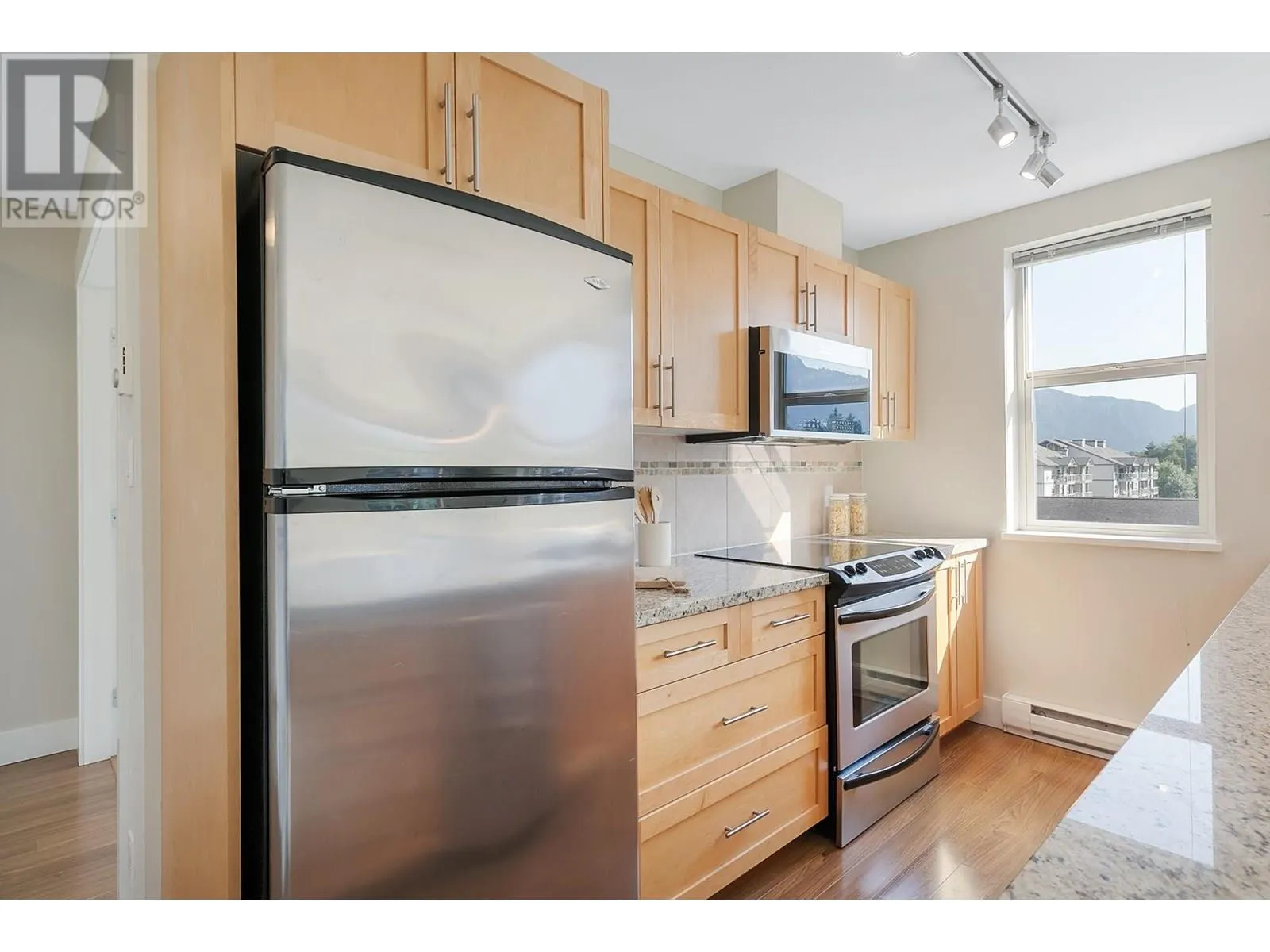 401 1211 VILLAGE GREEN WAY