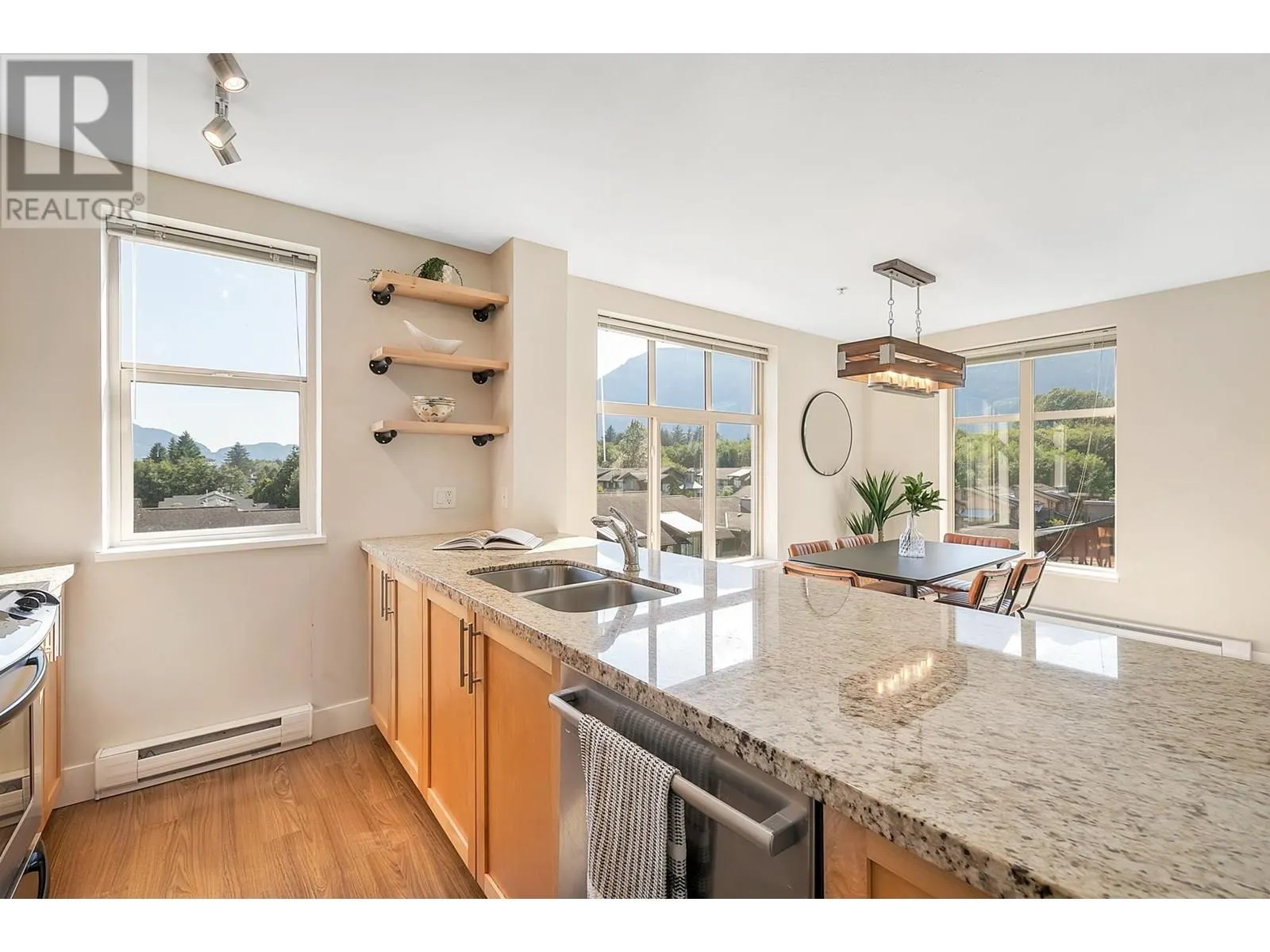 401 1211 VILLAGE GREEN WAY