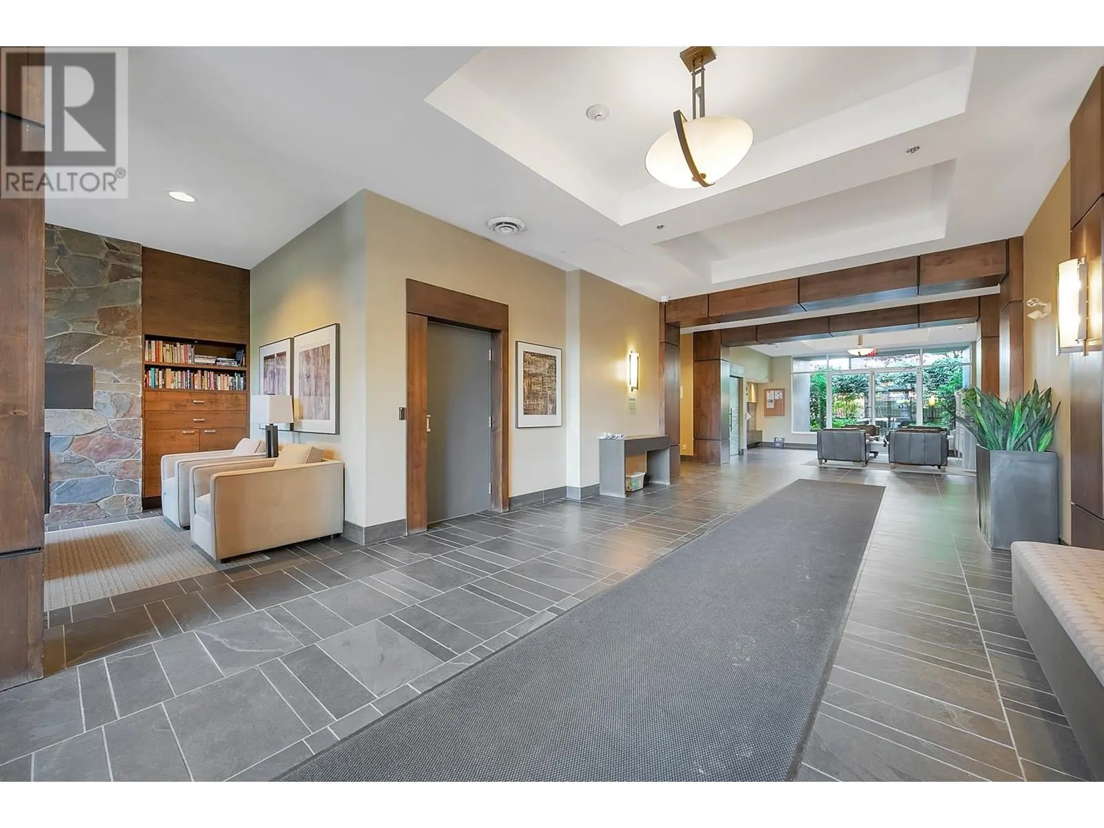 401 1211 VILLAGE GREEN WAY