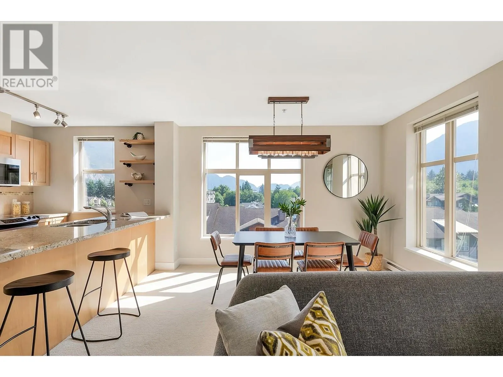 401 1211 VILLAGE GREEN WAY
