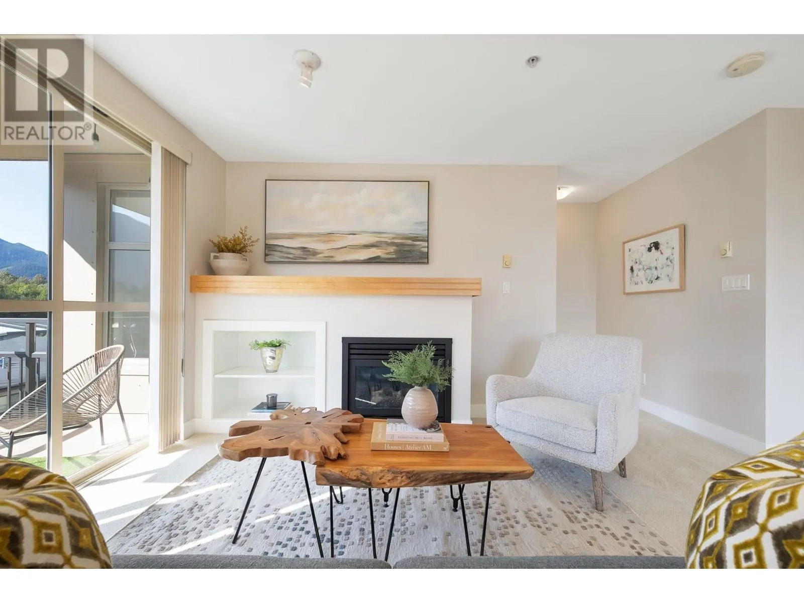 401 1211 VILLAGE GREEN WAY