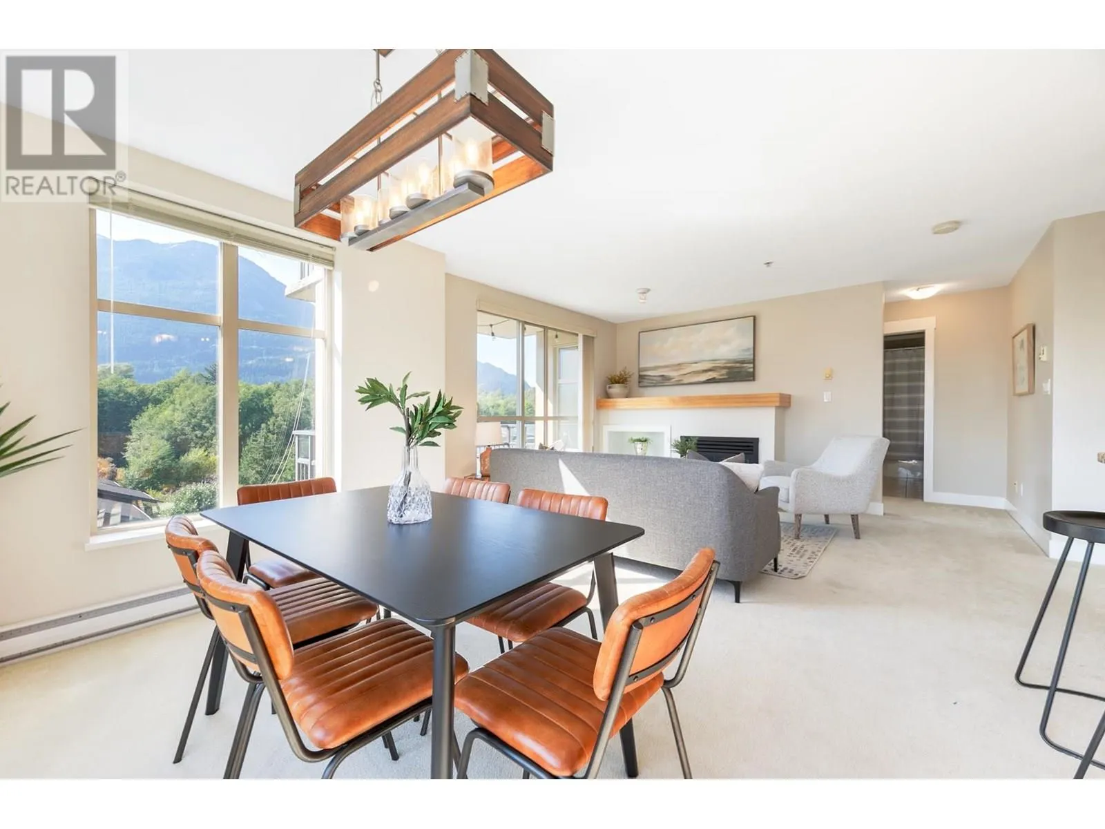401 1211 VILLAGE GREEN WAY