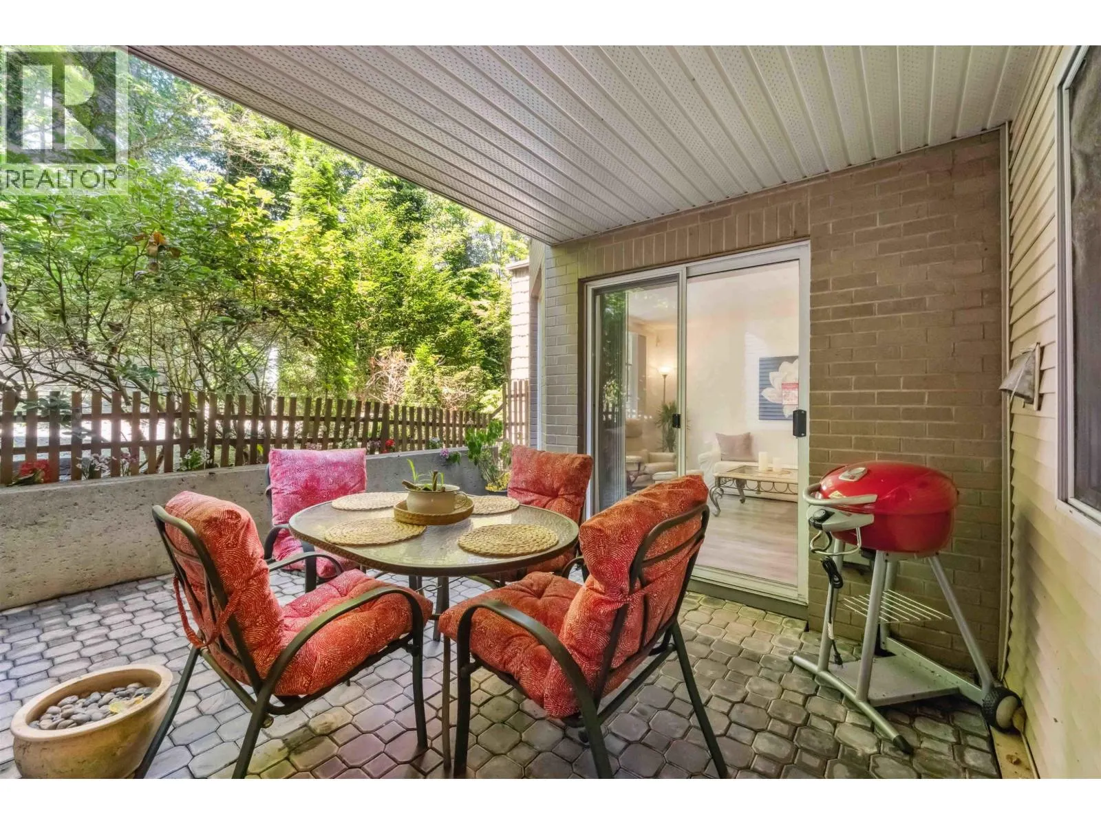 206 22233 RIVER ROAD