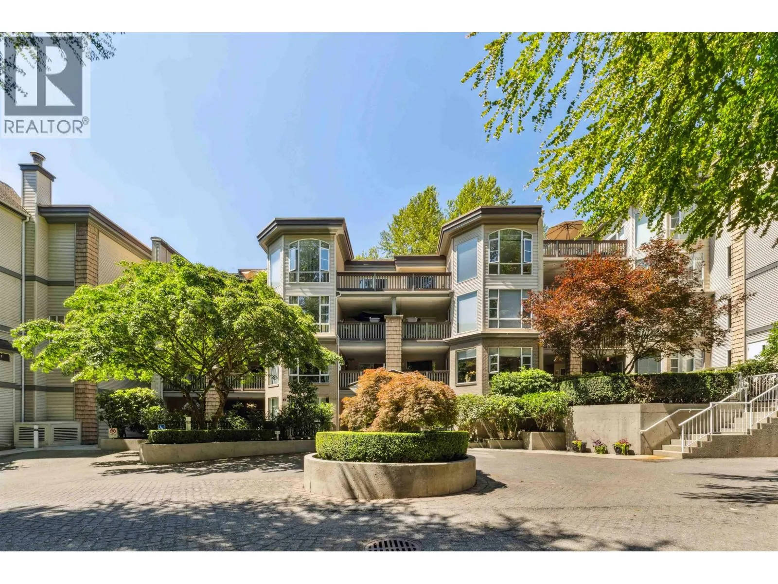 206 22233 RIVER ROAD