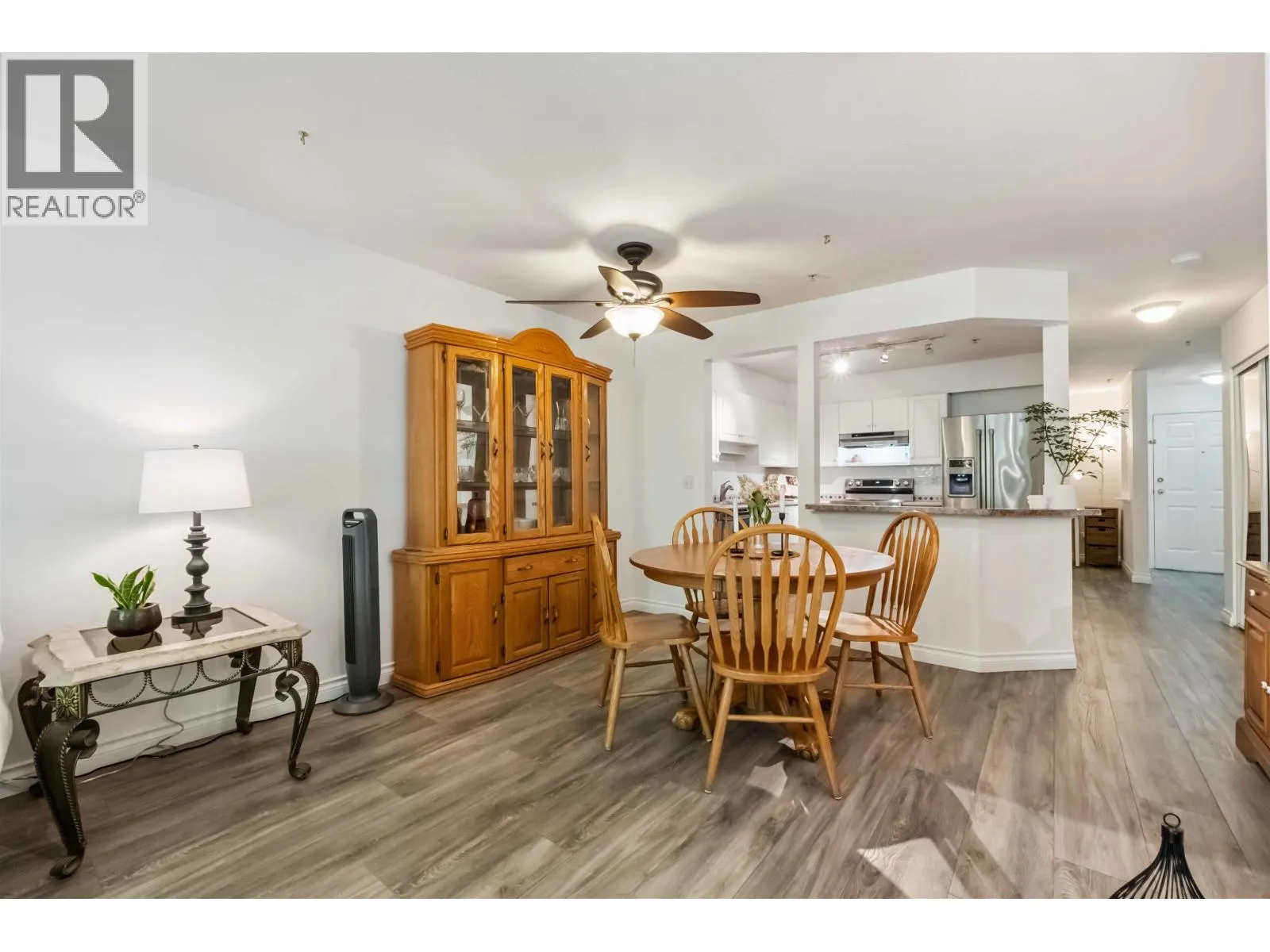 206 22233 RIVER ROAD