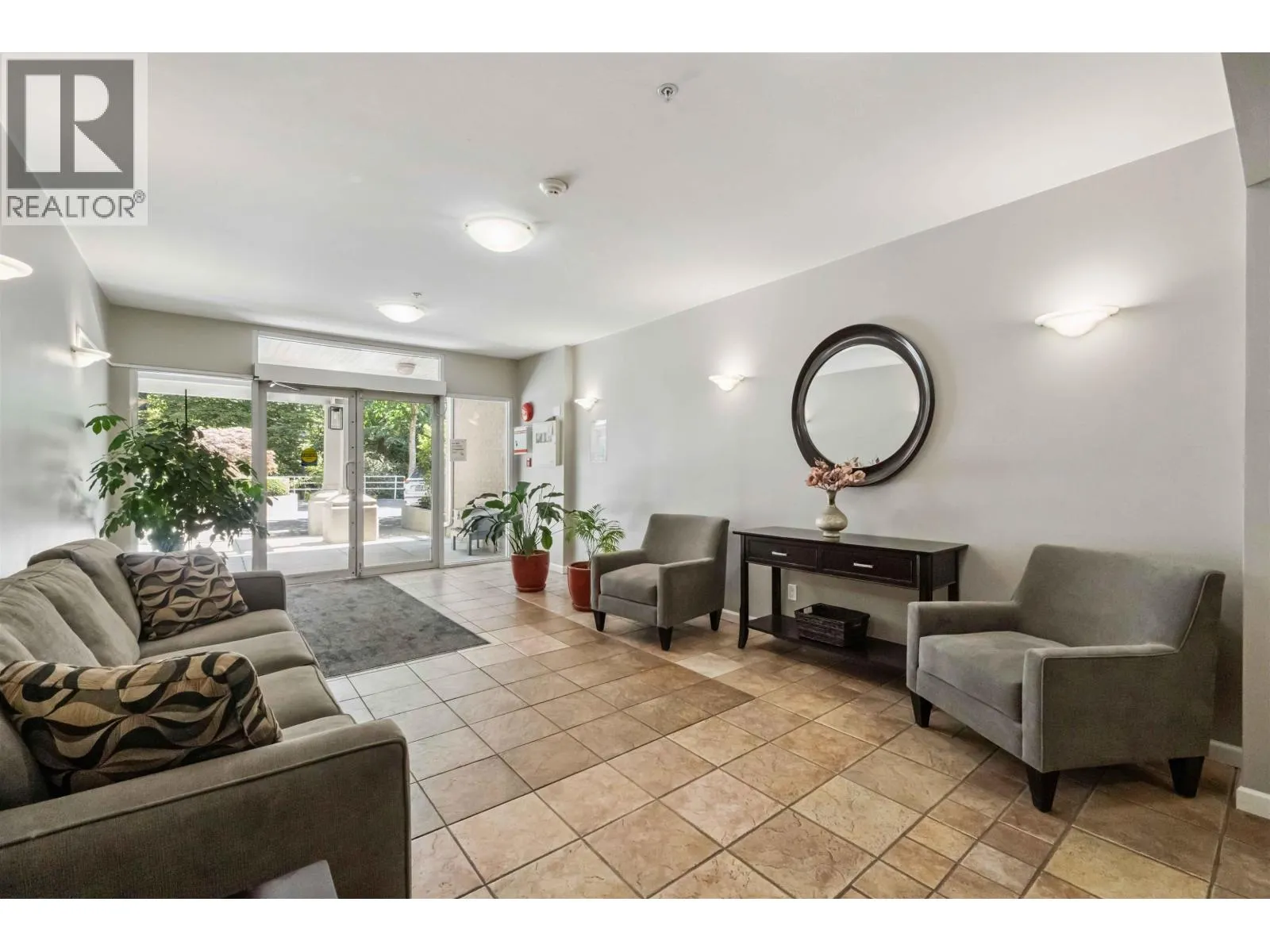 206 22233 RIVER ROAD