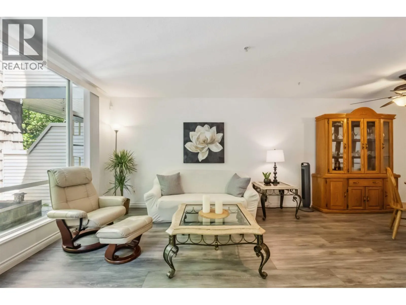 206 22233 RIVER ROAD