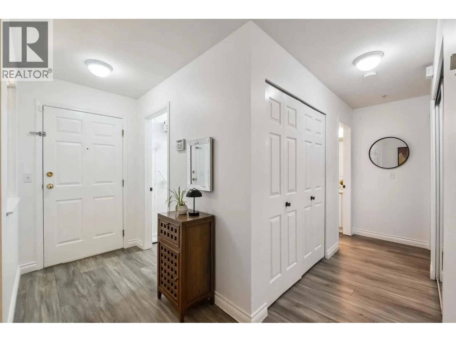 206 22233 RIVER ROAD
