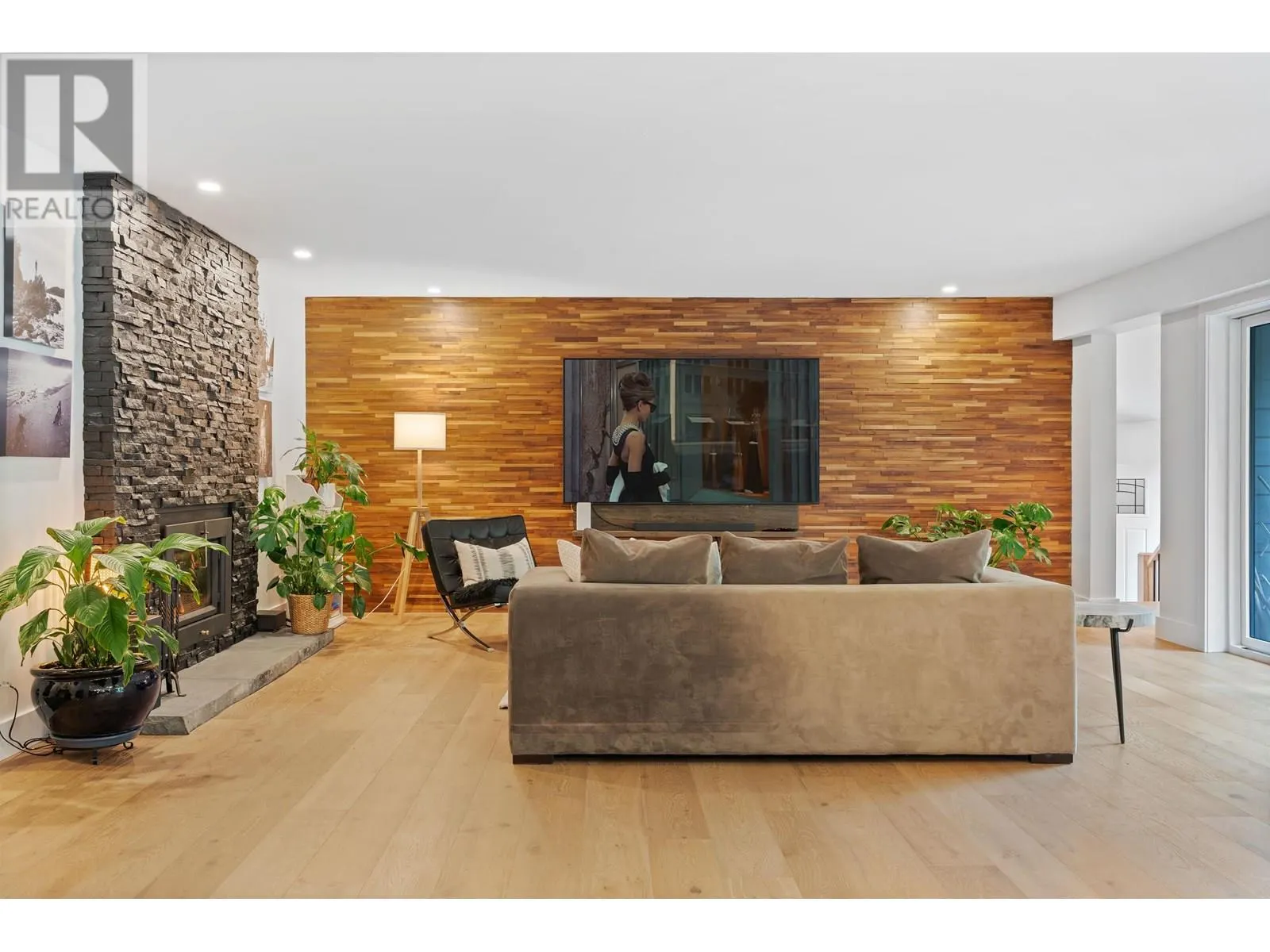 40372 SKYLINE DRIVE