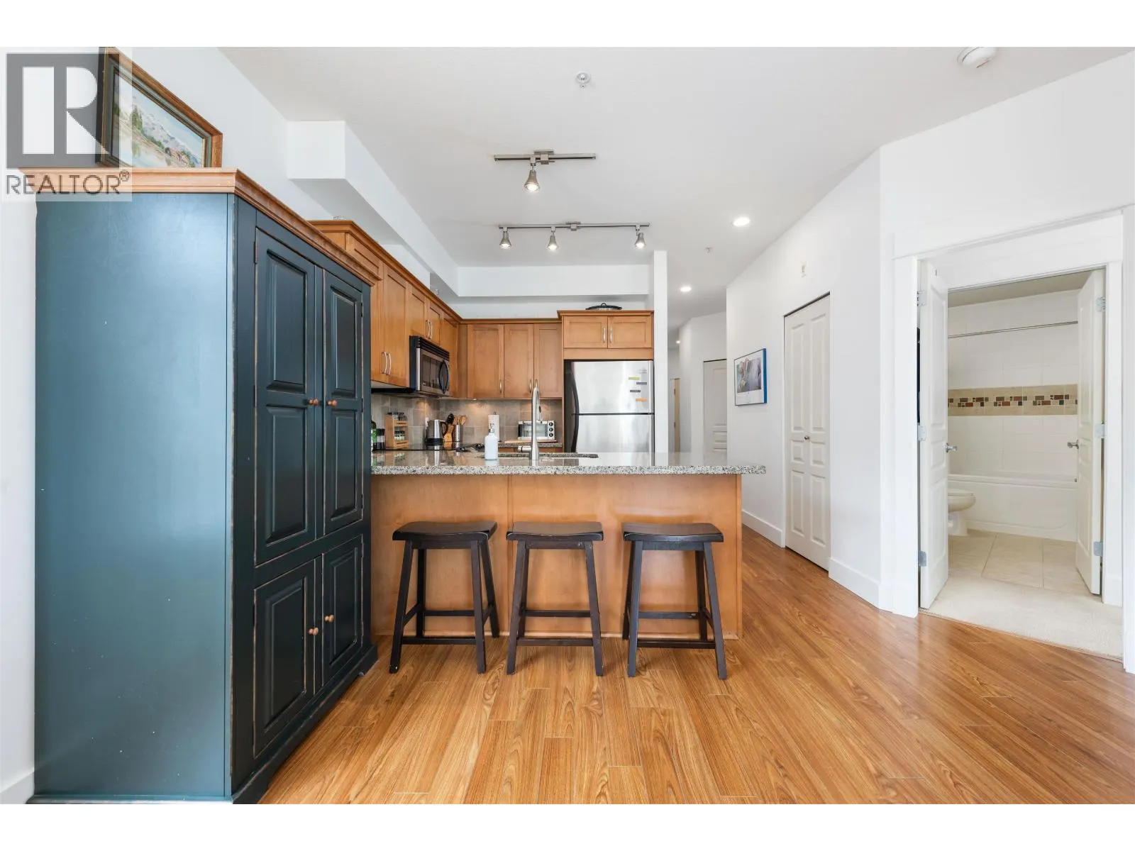 301 1336 MAIN STREET