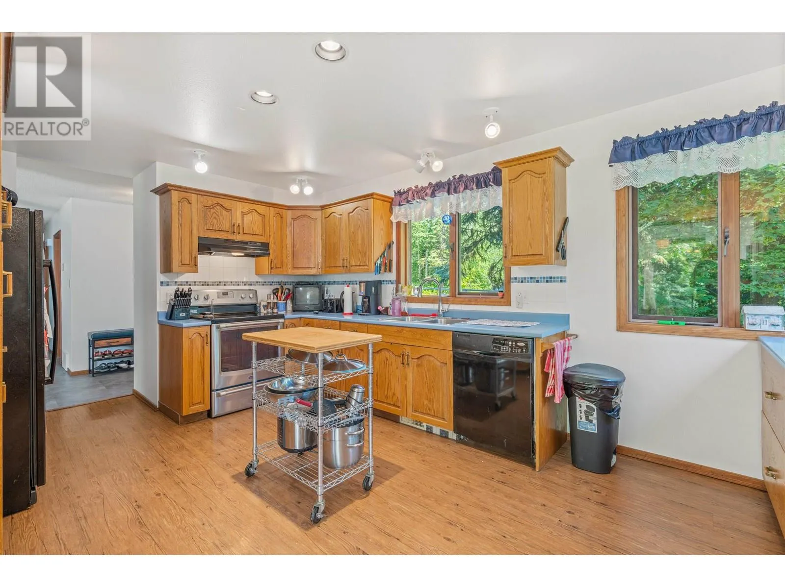 9133 INGLEWOOD ROAD