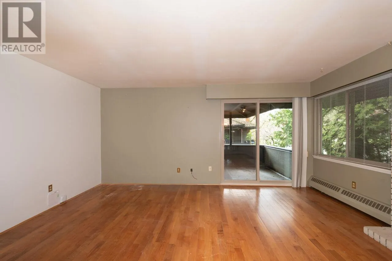 704 235 KEITH ROAD