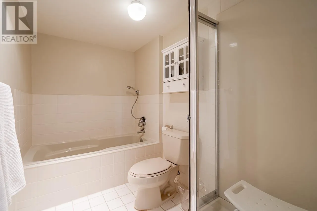 301 2203 BELLEVUE AVENUE