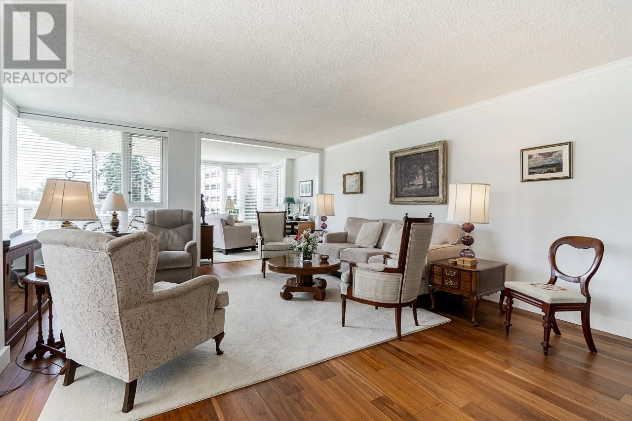 301 2203 BELLEVUE AVENUE