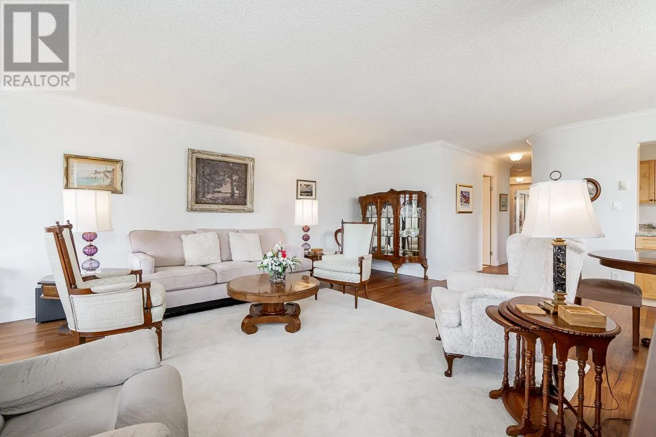 301 2203 BELLEVUE AVENUE