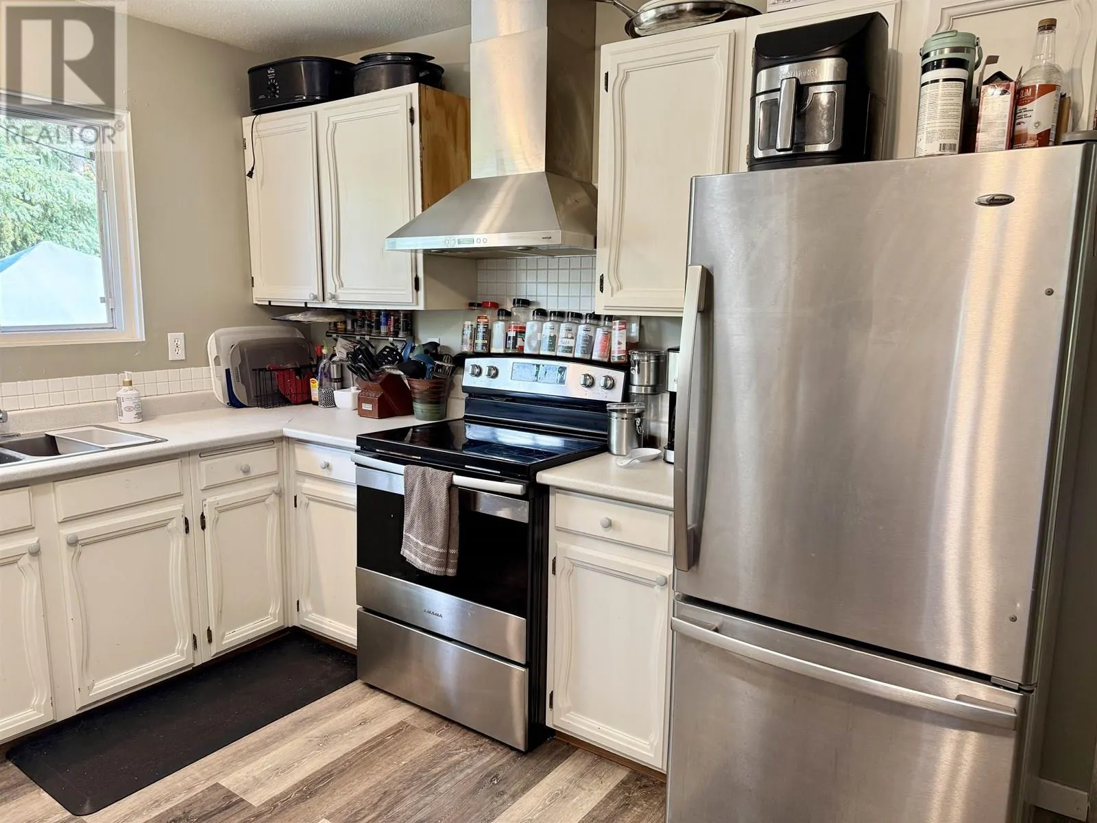 2908 RIDGEVIEW DRIVE