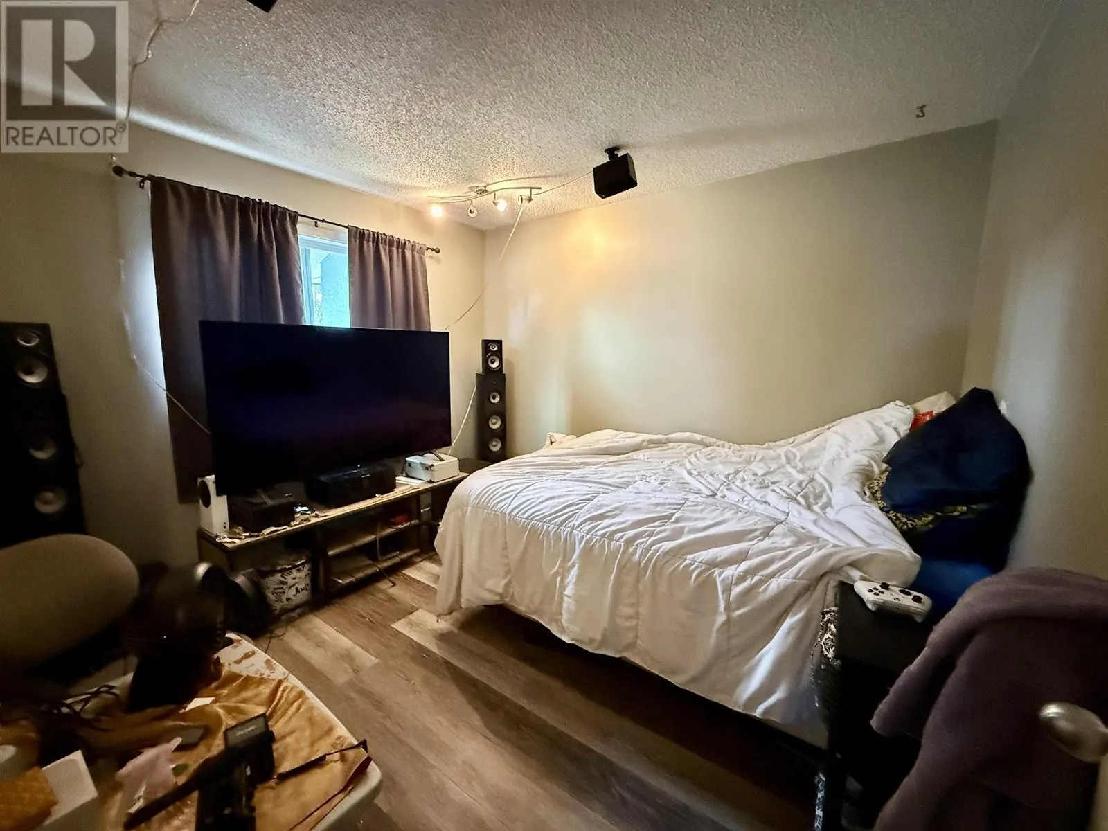 2908 RIDGEVIEW DRIVE